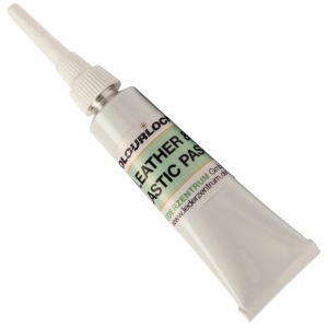 Colourlock Plastic Paste – produkt do uzupełniania niewielkich ubytków w skórze 7ml
